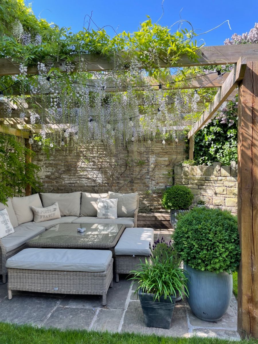 The Beauty and Benefits of a Corner
  Pergola