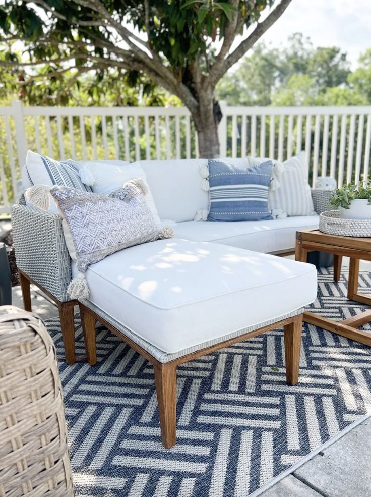 Top Trends in Deck Furniture for 2024