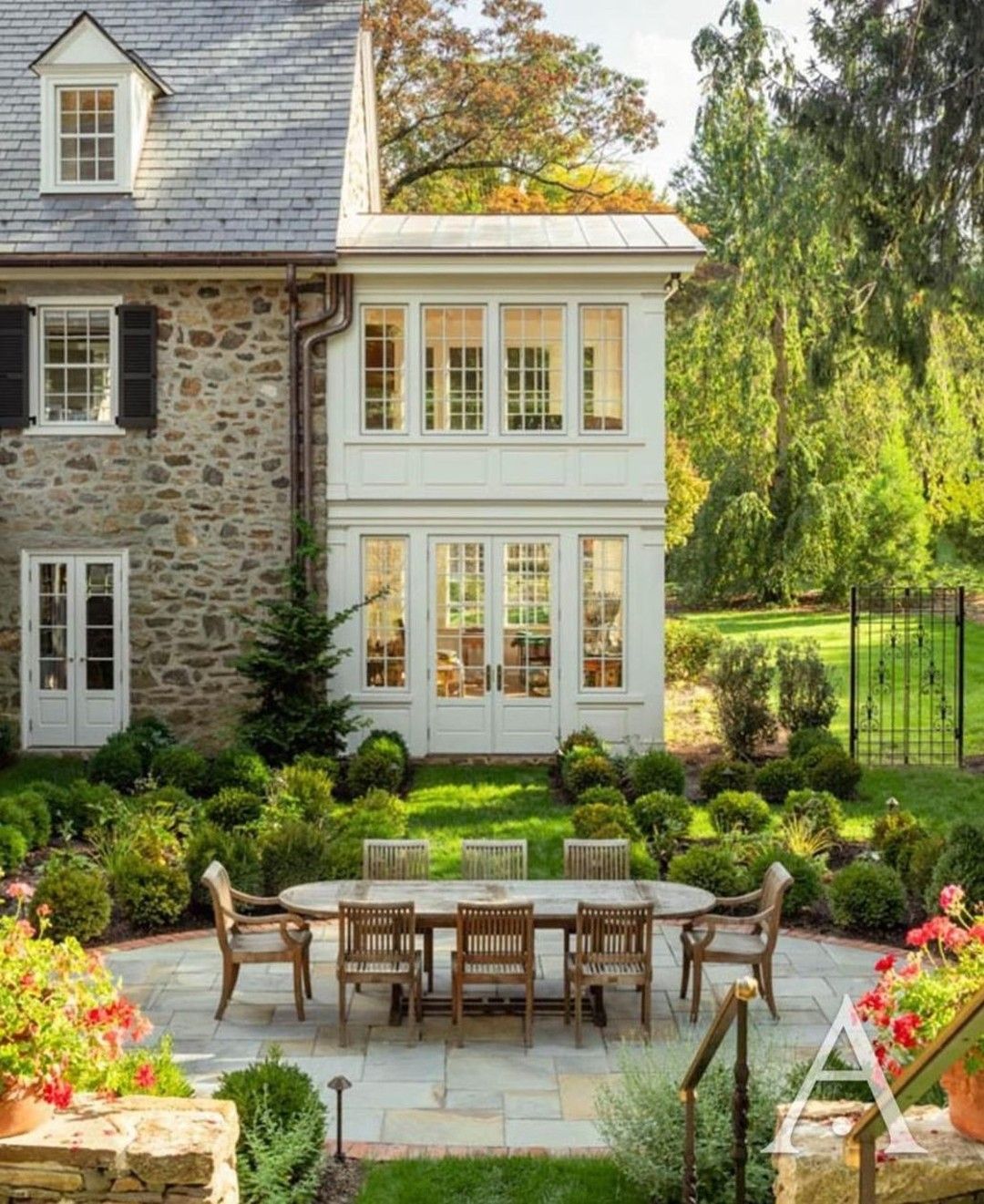 Creating Curb Appeal: Tips for Stunning
  Exterior House Design