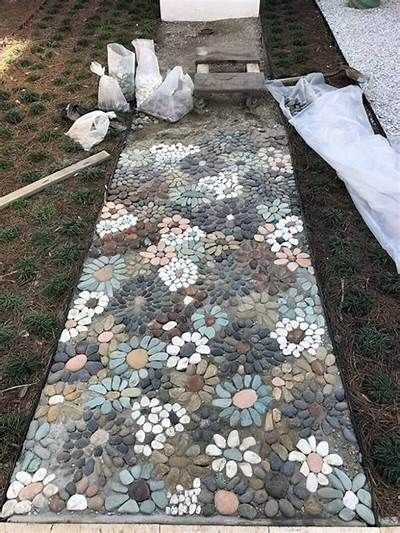 Creative Ideas for Designing Garden
  Stepping Stones