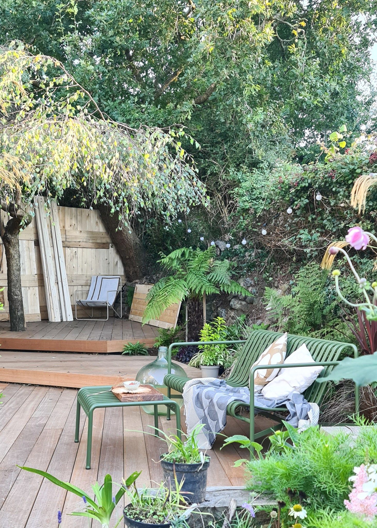 Exploring the Benefits of Hardwood
  Decking for Your Outdoor Space