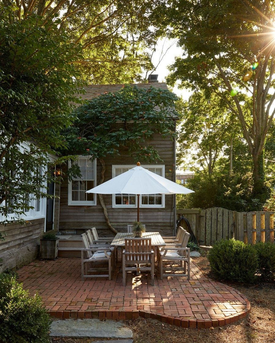 Ultimate Guide to Stylish Patio Bars for
  Outdoor Entertaining