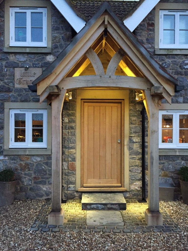 Enhancing Your Home’s Curb Appeal with
Stylish Door Canopies