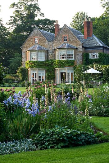 Exploring the Charm of English Gardens