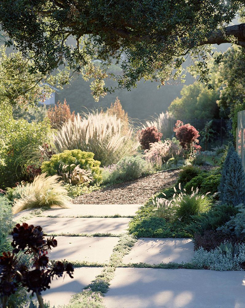 Transforming Your Front Yard with
Creative Landscaping Ideas