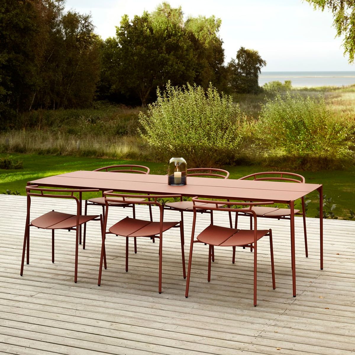 Choosing the Perfect Garden Tables and
  Chairs for Your Outdoor Space