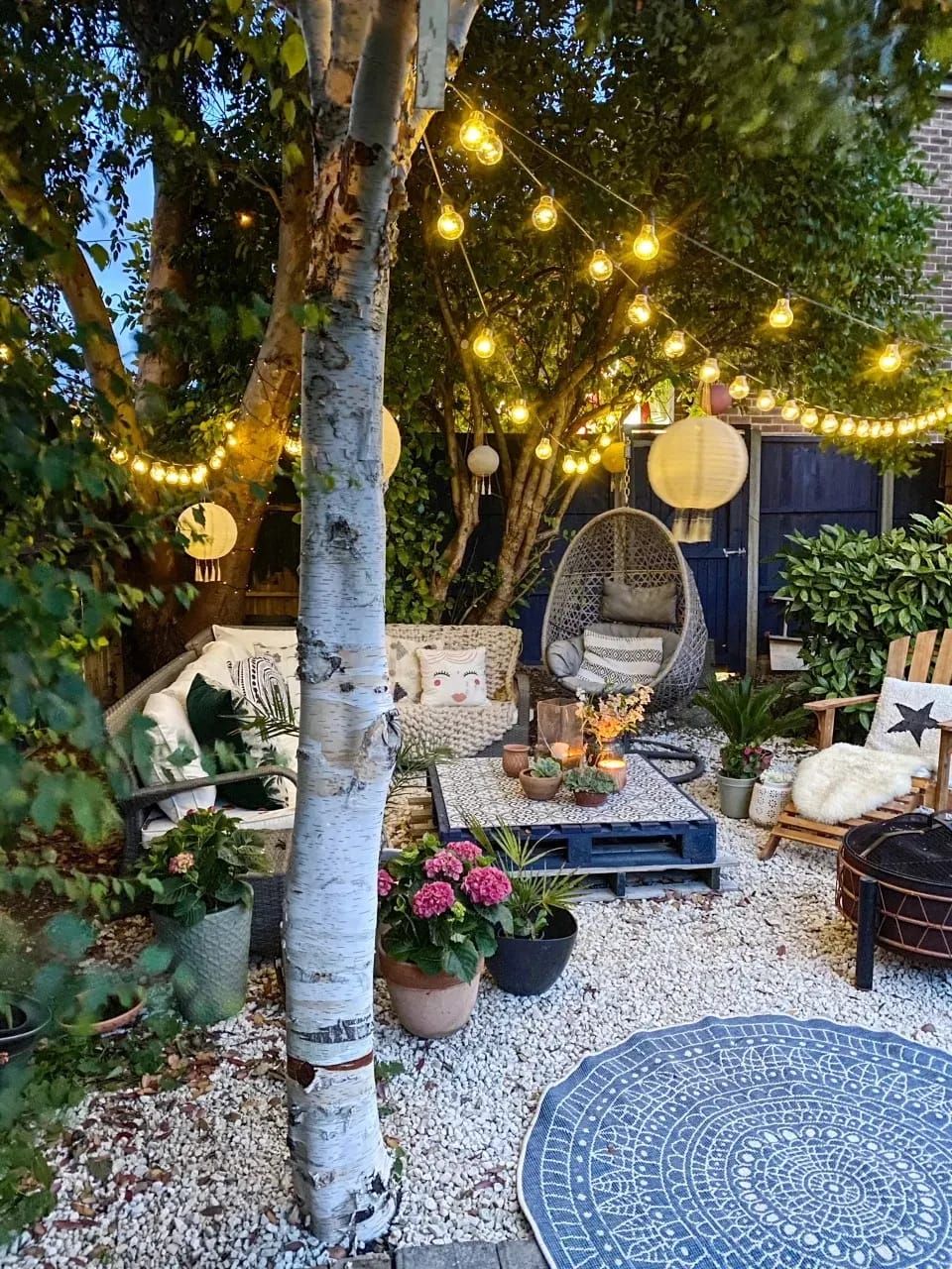 Create a Stunning Outdoor Garden with
  These Decor Ideas