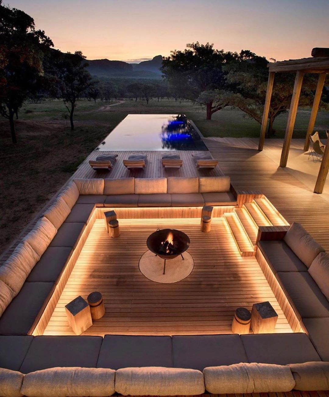 Create Your Perfect Outdoor Oasis with
  These Lounge Ideas