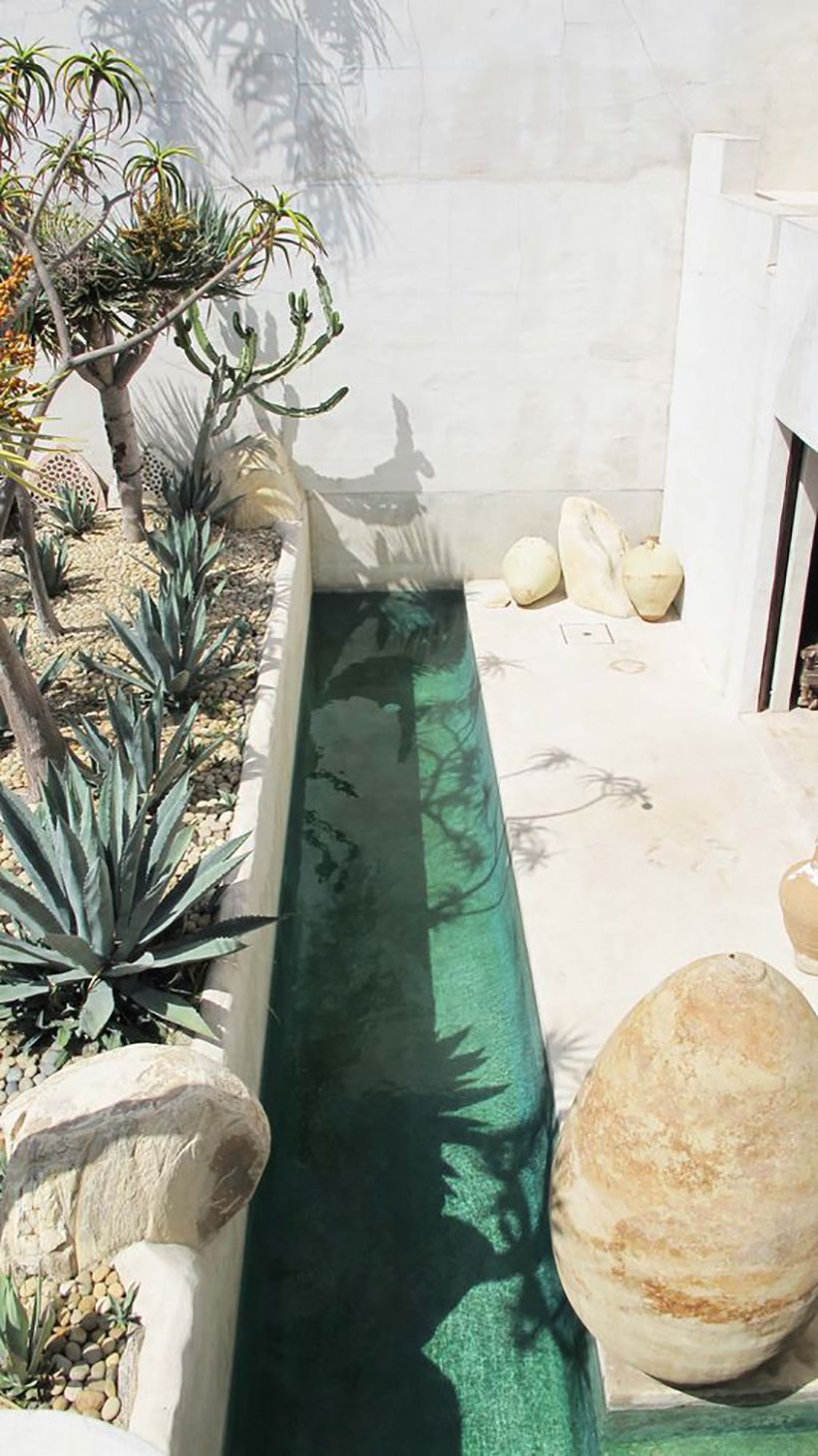 Creating a Relaxing Oasis: Designing and
Installing a Plunge Pool