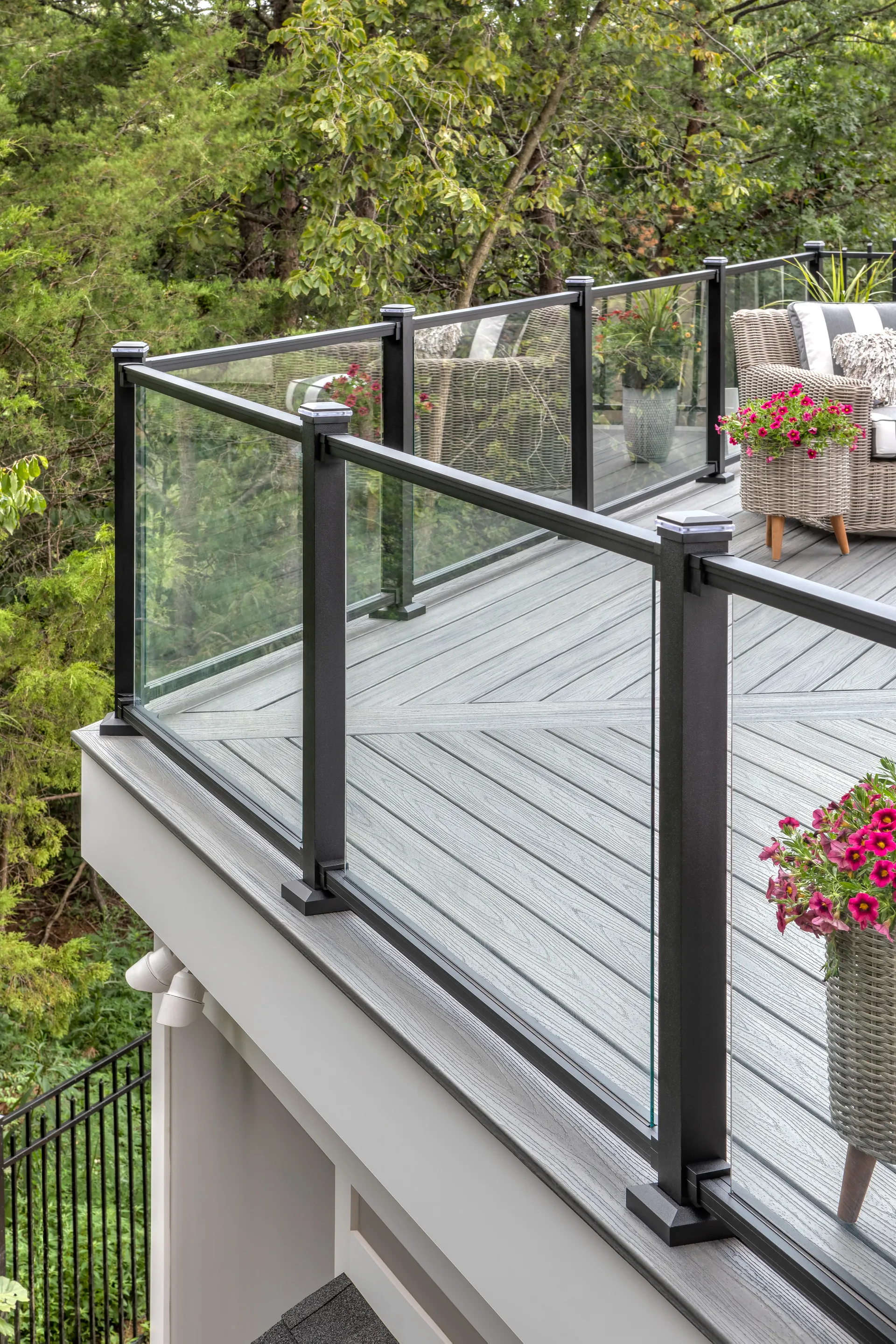 Stylish and Functional Deck Railing
Designs for Your Home