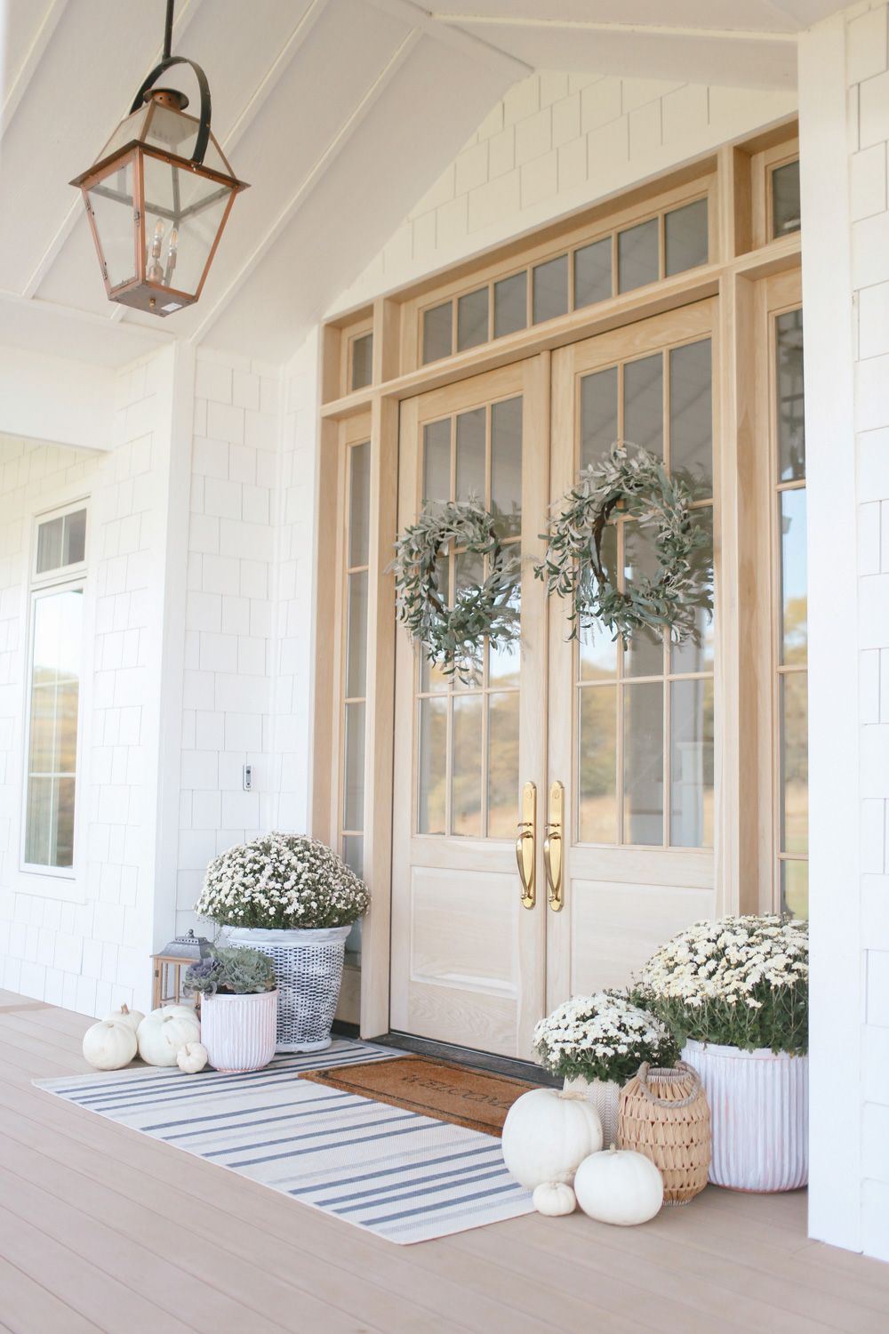 Elevate Your Front Porch Decor with These
Trendy Ideas