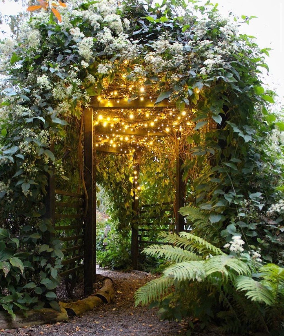 Creating a Welcoming Garden Entrance with
  Arches