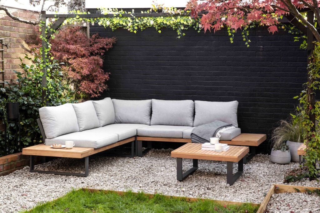 1714074451_garden-furniture-set.jpg