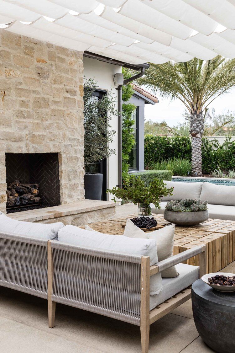 How to Create the Perfect Outdoor
Fireplace for Cozy Nights