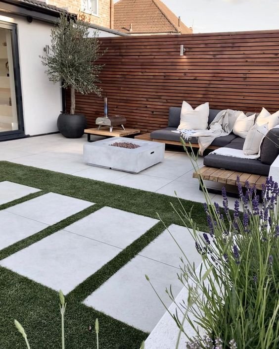 The Ultimate Guide to Creating a
Beautiful Patio Garden