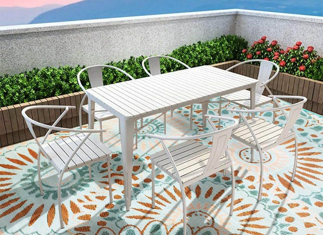 Choosing Durable and Stylish Plastic
Outdoor Furniture