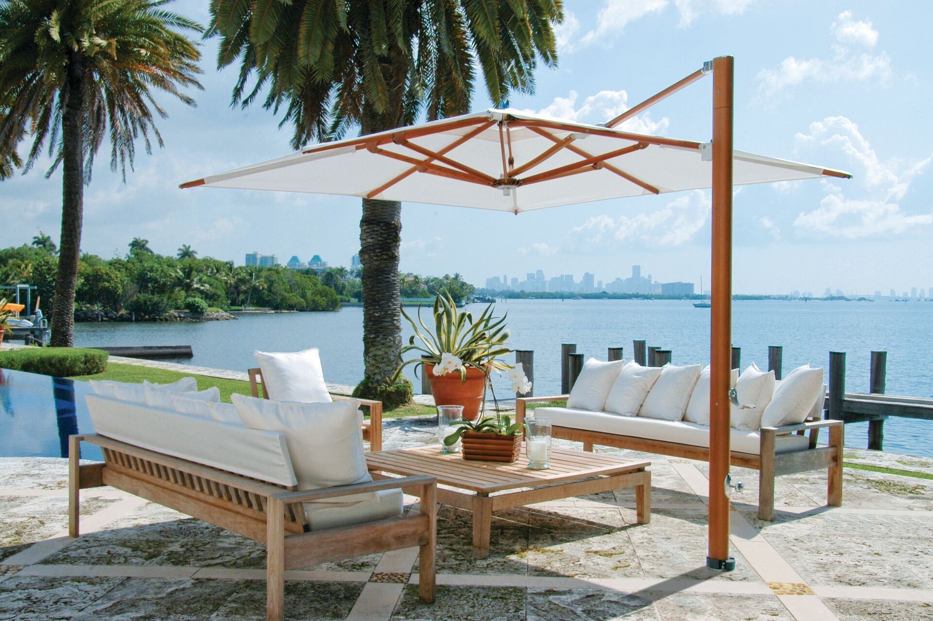 Ultimate Guide to Choosing the Perfect
Cantilever Umbrella for Your Patio