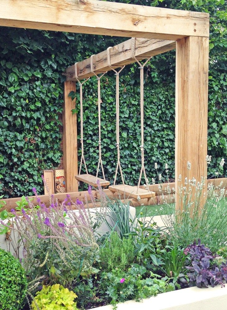 Create a Cozy Outdoor Retreat with a
Corner Pergola