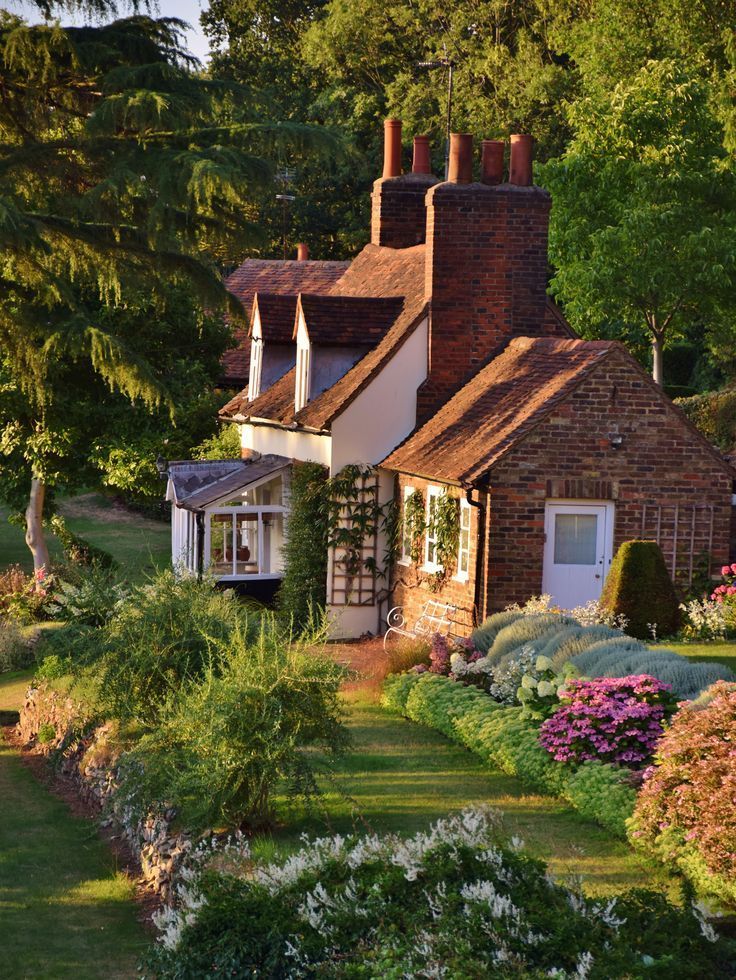 The Charm of Country Gardens: A Look at
Rustic Beauty