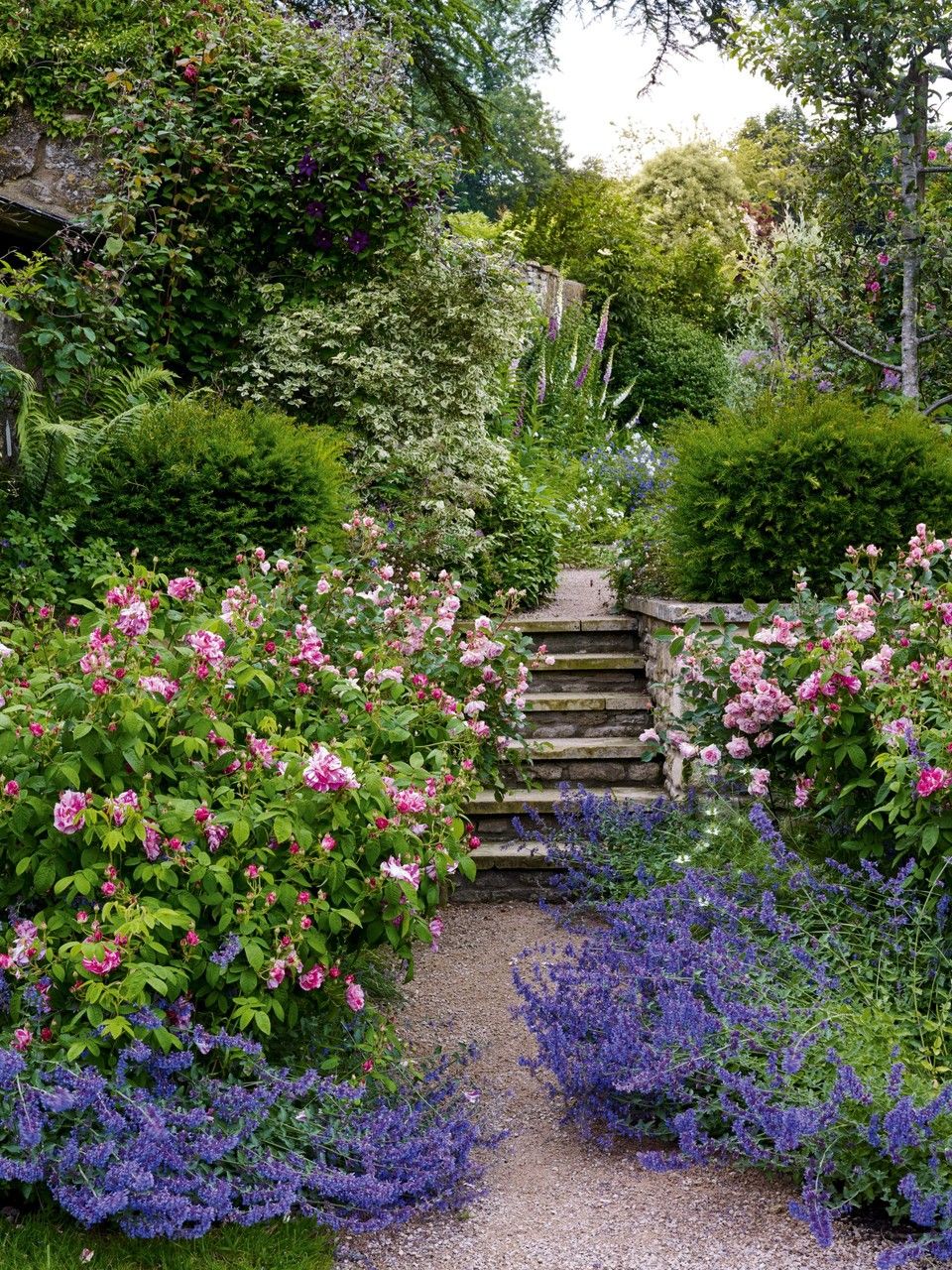 The Allure of Traditional English Gardens