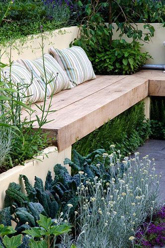 The Best Materials for Long-Lasting
  Garden Benches