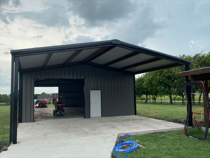 Benefits of Metal Storage Buildings for
Commercial Use