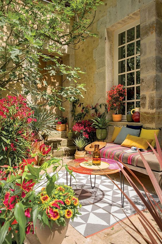 How to Choose the Perfect Outdoor Table
for Your Patio