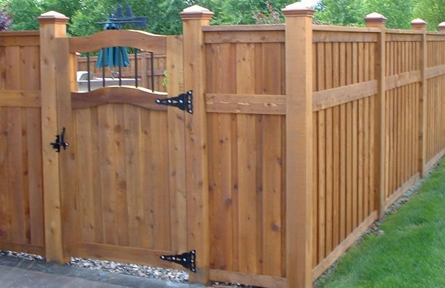 Backyard Fencing Ideas - Landscaping Netwo