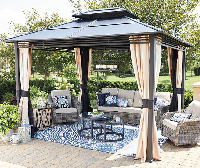 Wilson & Fisher Lakewood 5-Piece Patio Furniture Set with Hard Top .