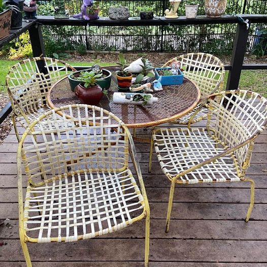 MCM Brown Jordan style iron table & 4 chairs 5 pc patio set .