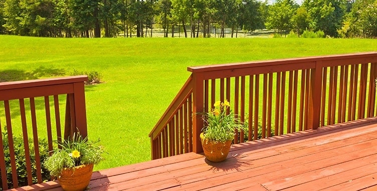 Cedar Decking Pros and Cons - JAY-K Lumb