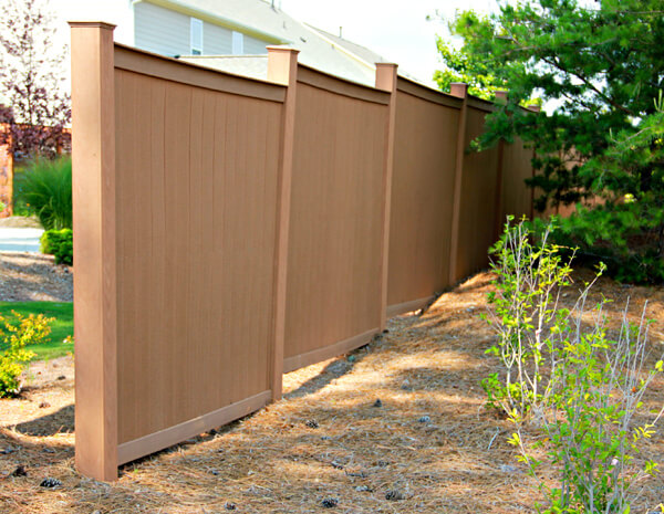 Cellular PVC/Composite Fence Installations | Seegars Fence Compa