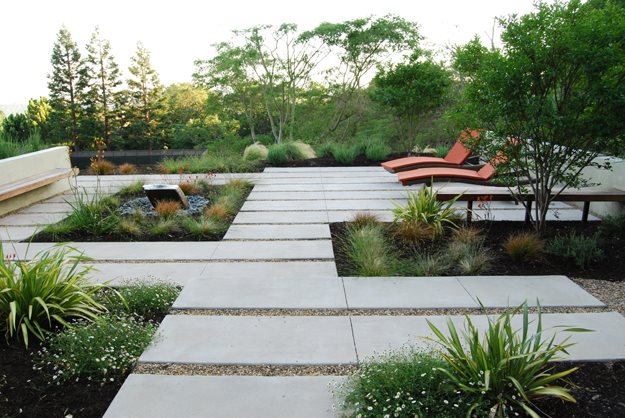 The Evolution of Contemporary Gardens: How Modern Design Techniques Are Shaping Outdoor Spaces