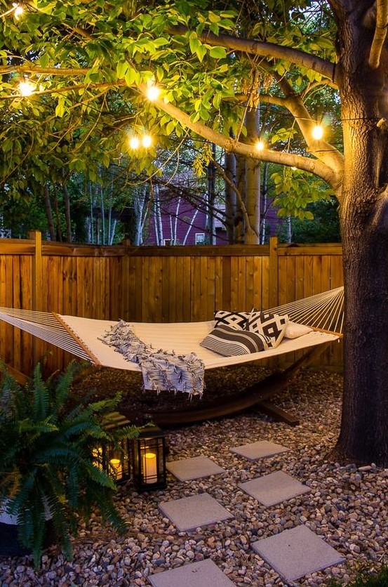 83 Small Backyard Decor Ideas You'll Enjoy - DigsDi