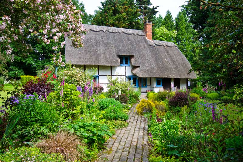 How to Design an Old-Fashioned Cottage Garden | Gardener's Pa