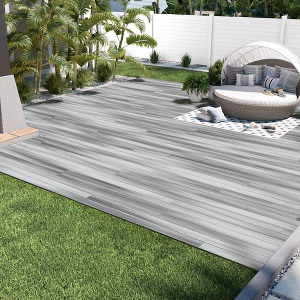 Choosing the Best Deck Flooring Material for Your Outdoor Space