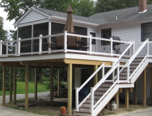 7 Signs of a Dangerous Deck - Ferris Home Improvemen