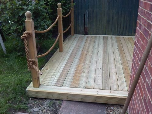 rope fence decking | Front garden, Rope fence, Backya