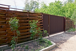 50 Privacy Fence Ideas to Stylishly Seclude Your Outdoor Sanctuary .