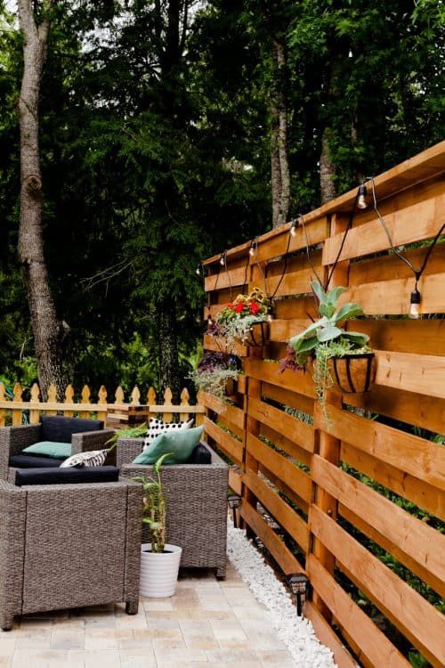 Inexpensive Backyard Landscaping Ideas on a Budget | Backyard .