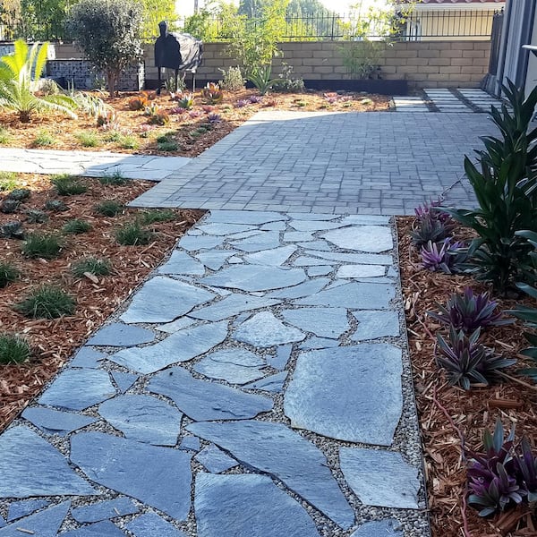 Creative Ways to Use Flagstone Pavers in Your Outdoor Space