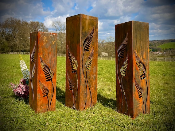 Rustic Rusty Metal Fern Leaf Garden Columns Landscape Design .