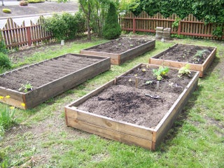 Raised Garden Beds (and More!) From Reclaimed Wood : 8 Steps (with .