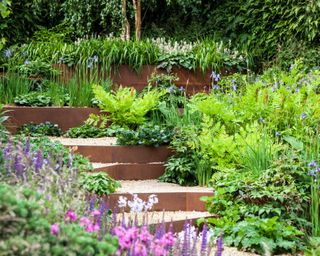 Low maintenance garden border ideas: 10 easy care methods