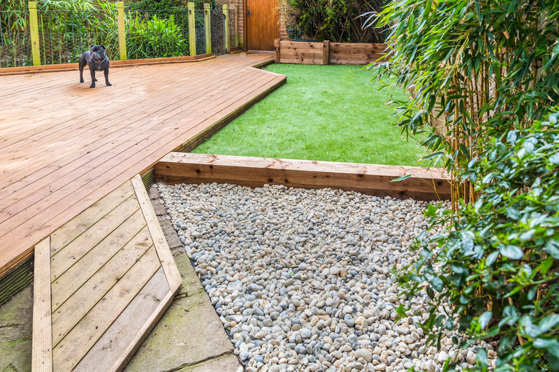 Benefits of having decking in your garden – Kite Landscap