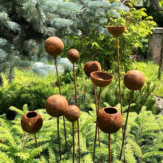 Rusty Flowers Set of 10, Flowers Garden Decor, Metal Rain Catchers .