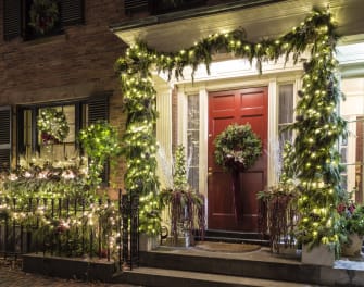 7 Outdoor Christmas Decorations Ideas in Your Front Gard