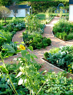 75 Vegetable Garden Landscape Ideas You'll Love - April, 2024 | Hou