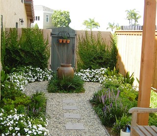 75 Side Yard Landscaping Ideas You'll Love - April, 2024 | Hou