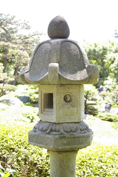 Japanese Garden Lanterns | Saint Paul Minneso